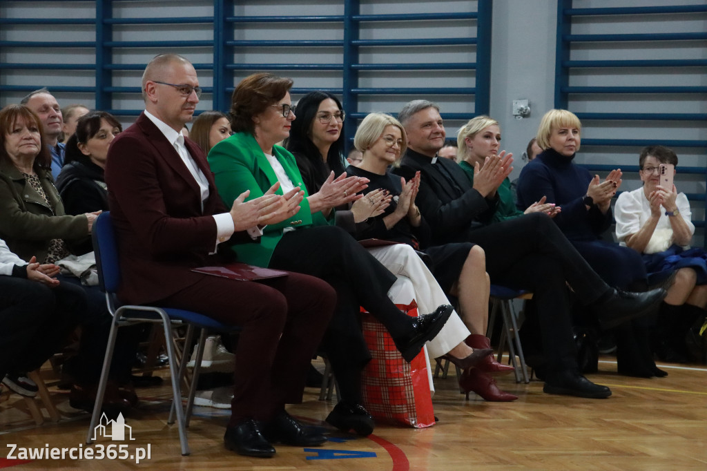 Fotorelacja: Ślubowania Pierwszoklasistów w Szkole Podstawowej nr5 w Zawierciu