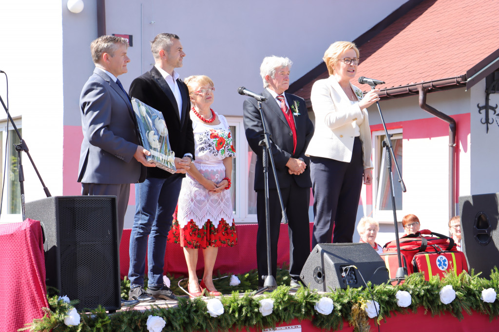 Europoseł Jadwiga Wiśniewska na Dożynkach w Przybynowie