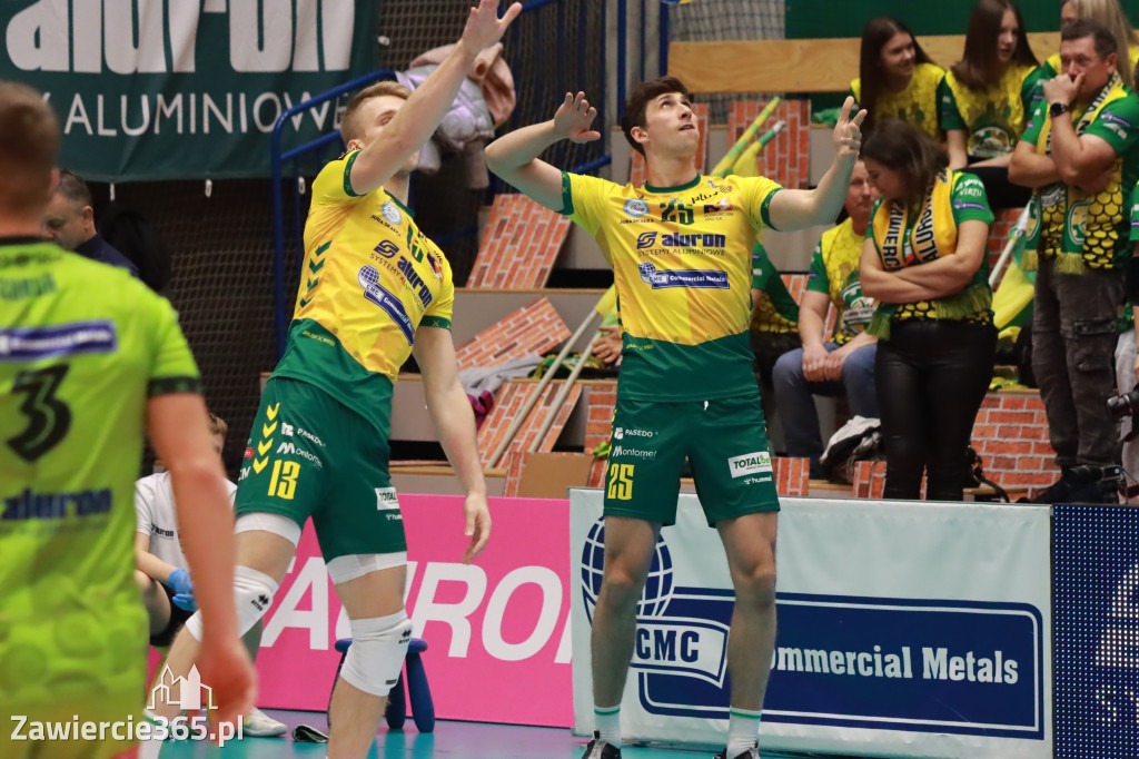 STALOWE DERBY WYGRANE W TRZECH SETACH