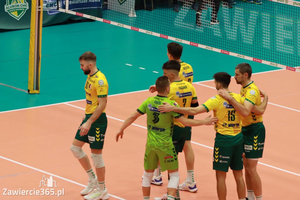 STALOWE DERBY WYGRANE W TRZECH SETACH