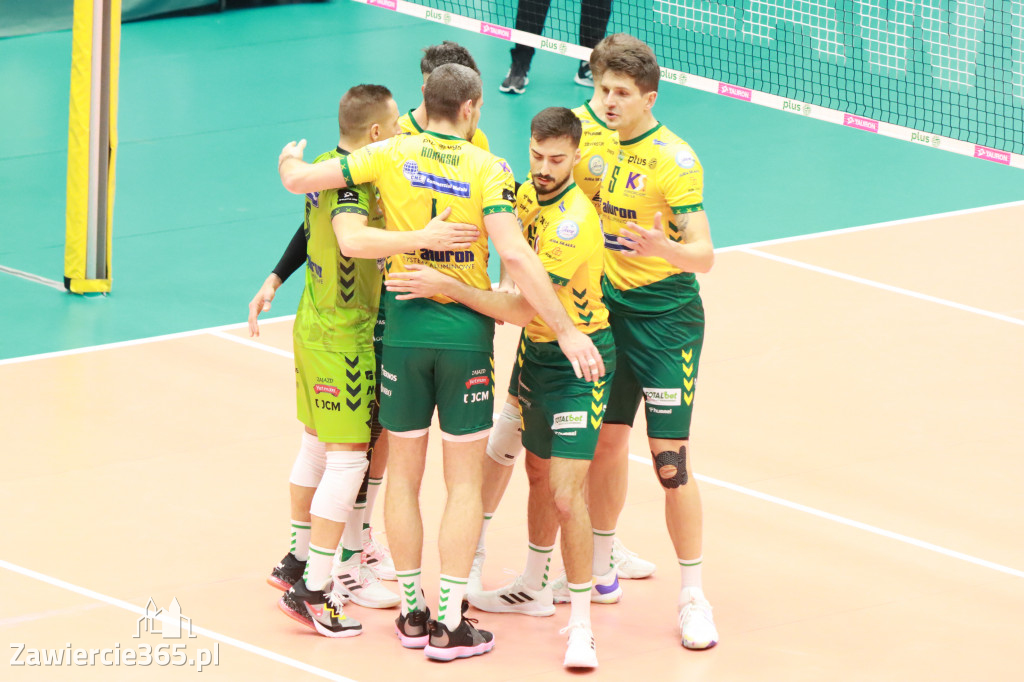 STALOWE DERBY WYGRANE W TRZECH SETACH
