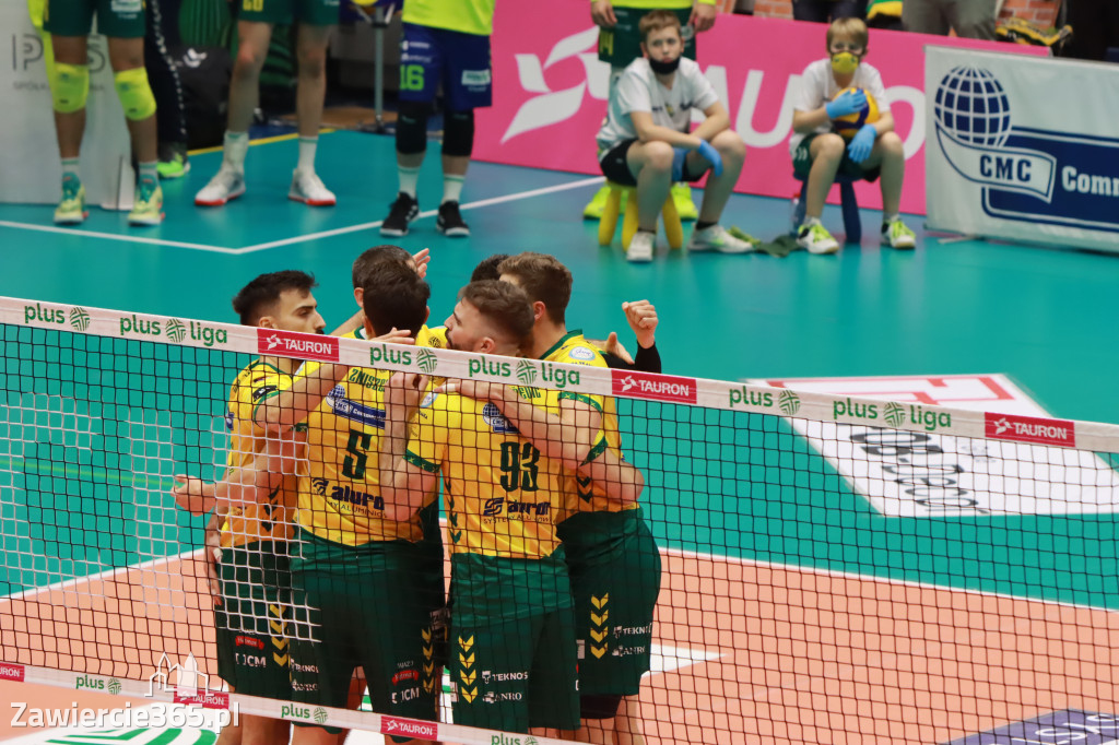 STALOWE DERBY WYGRANE W TRZECH SETACH