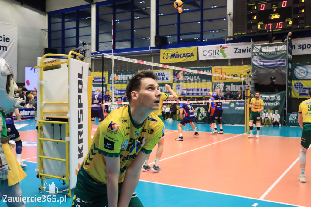  Aluron CMC Warta Zawiercie uległa we własnej hali Grupie Azoty ZAKSA w trzech setach.