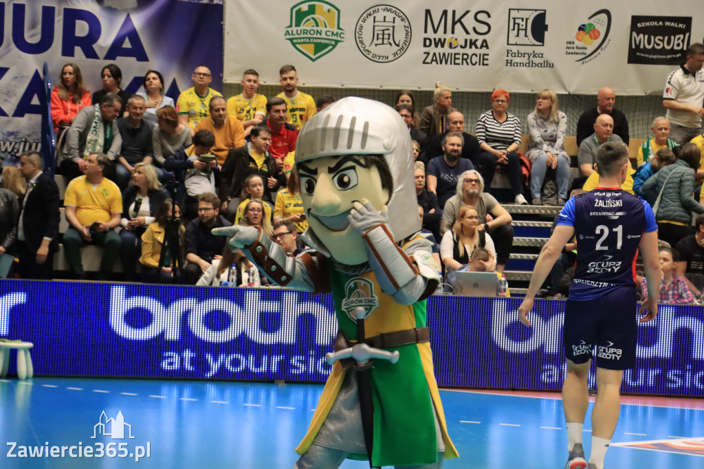  Aluron CMC Warta Zawiercie uległa we własnej hali Grupie Azoty ZAKSA w trzech setach.