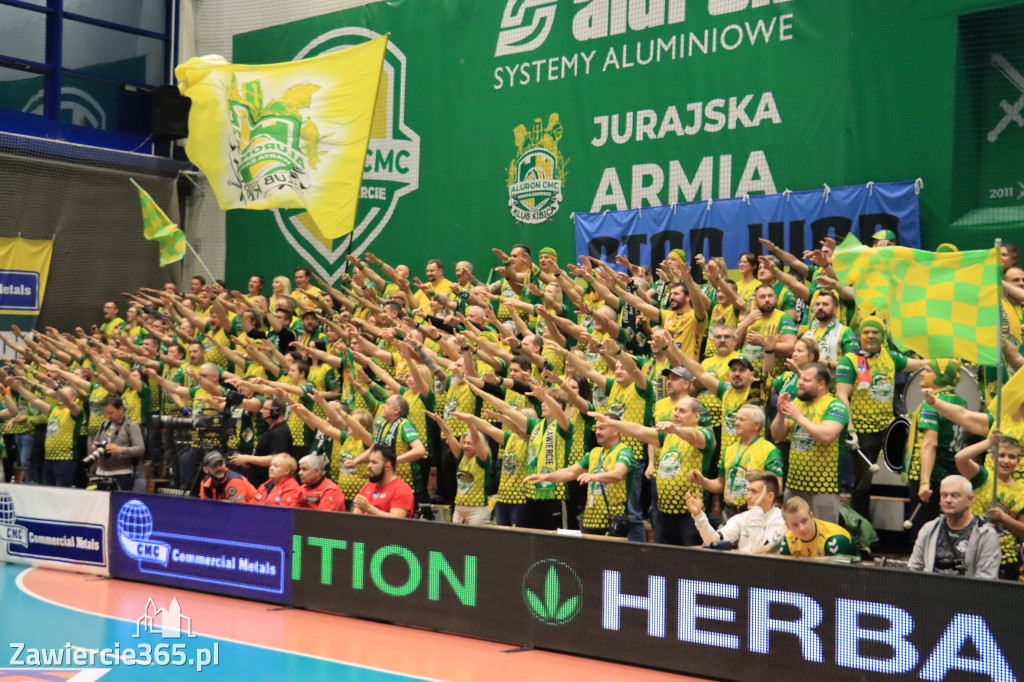  Aluron CMC Warta Zawiercie uległa we własnej hali Grupie Azoty ZAKSA w trzech setach.