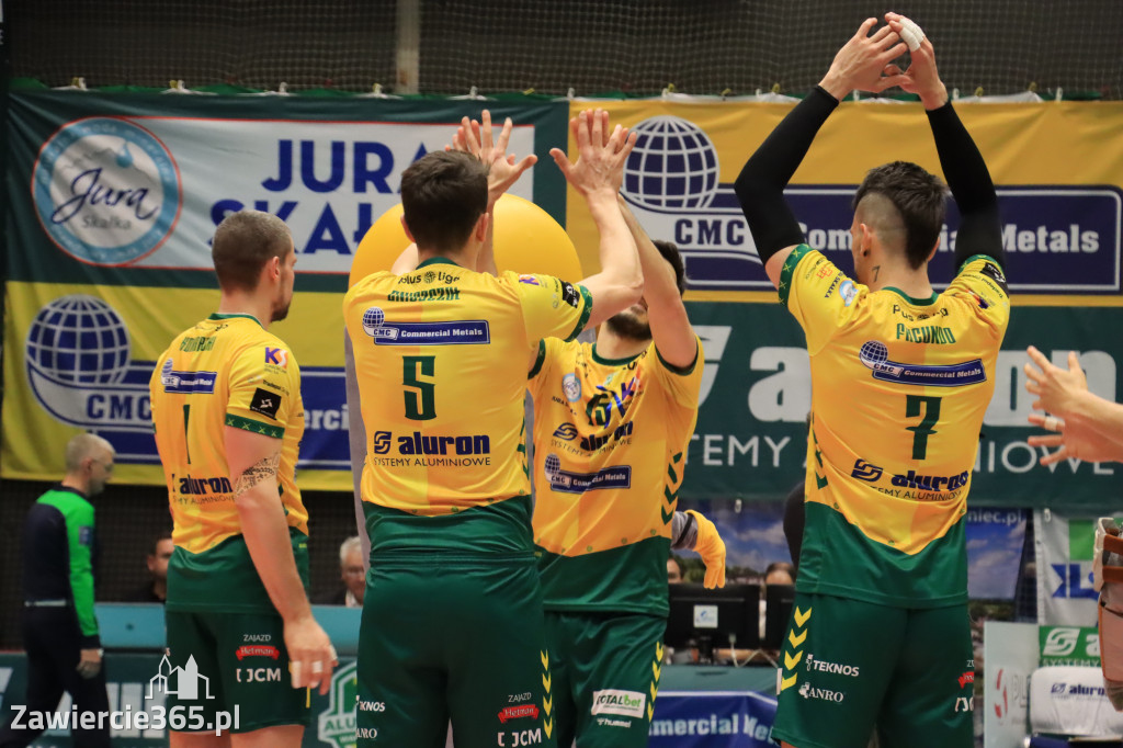  Aluron CMC Warta Zawiercie uległa we własnej hali Grupie Azoty ZAKSA w trzech setach.