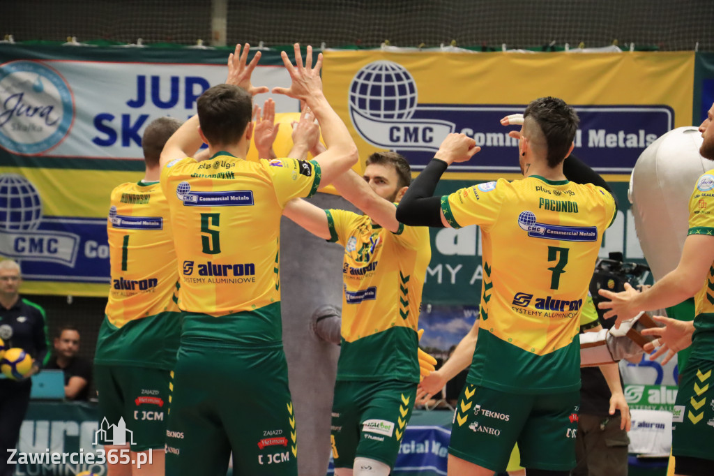  Aluron CMC Warta Zawiercie uległa we własnej hali Grupie Azoty ZAKSA w trzech setach.