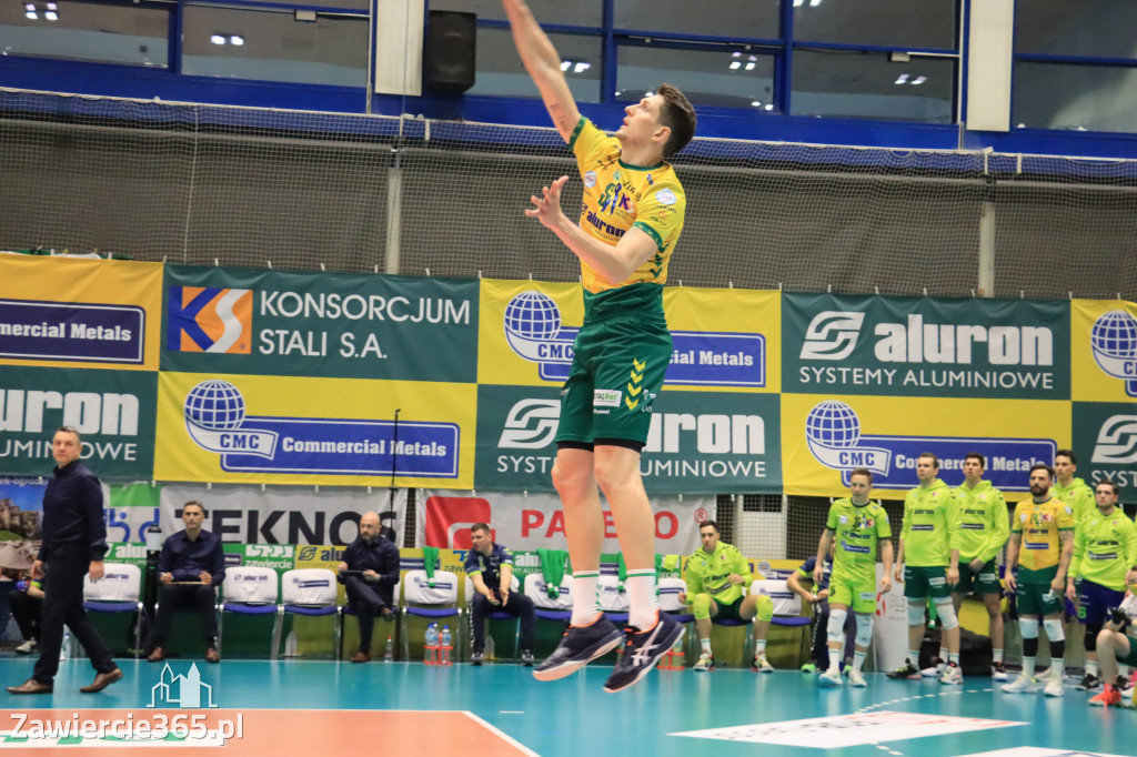  Aluron CMC Warta Zawiercie uległa we własnej hali Grupie Azoty ZAKSA w trzech setach.
