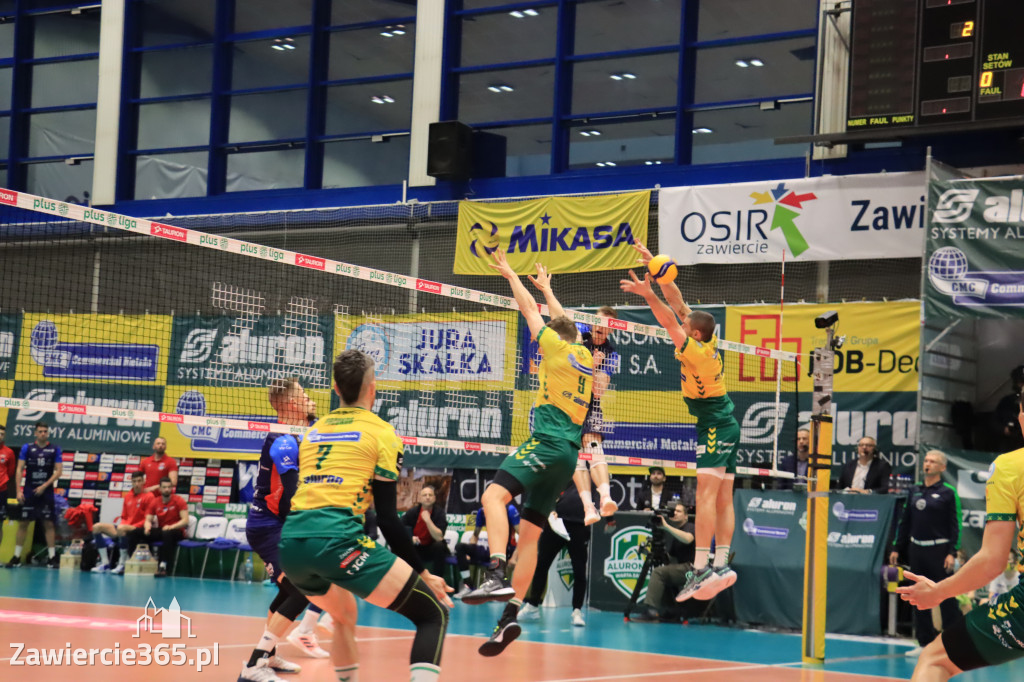  Aluron CMC Warta Zawiercie uległa we własnej hali Grupie Azoty ZAKSA w trzech setach.