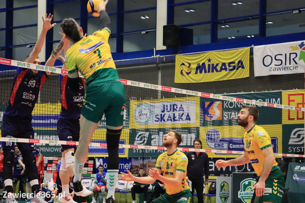 Aluron CMC Warta Zawiercie uległa we własnej hali Grupie Azoty ZAKSA w trzech setach.