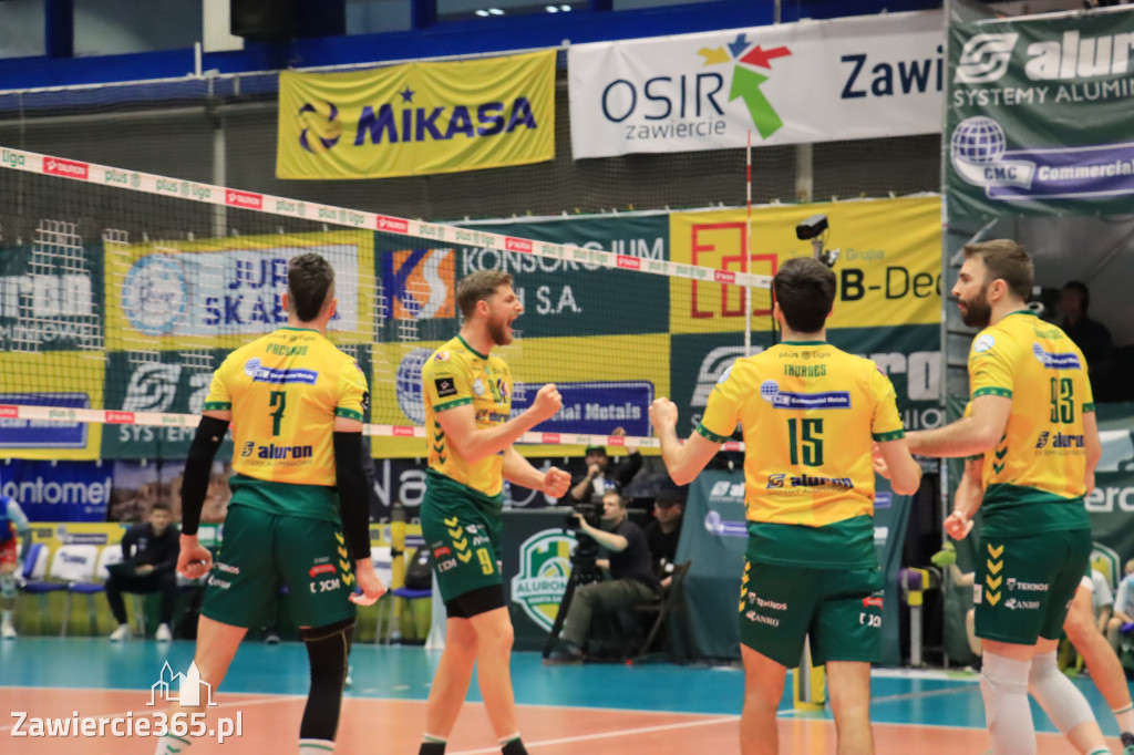  Aluron CMC Warta Zawiercie uległa we własnej hali Grupie Azoty ZAKSA w trzech setach.