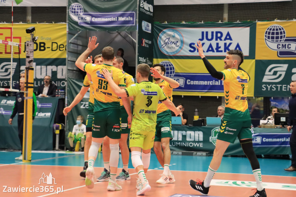  Aluron CMC Warta Zawiercie uległa we własnej hali Grupie Azoty ZAKSA w trzech setach.