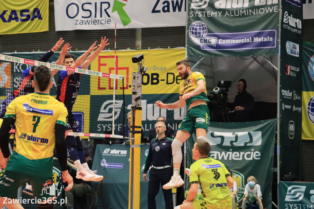  Aluron CMC Warta Zawiercie uległa we własnej hali Grupie Azoty ZAKSA w trzech setach.