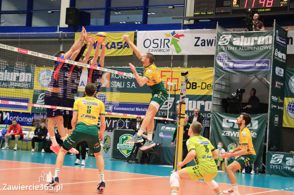  Aluron CMC Warta Zawiercie uległa we własnej hali Grupie Azoty ZAKSA w trzech setach.