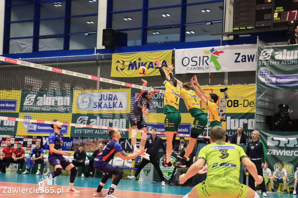  Aluron CMC Warta Zawiercie uległa we własnej hali Grupie Azoty ZAKSA w trzech setach.