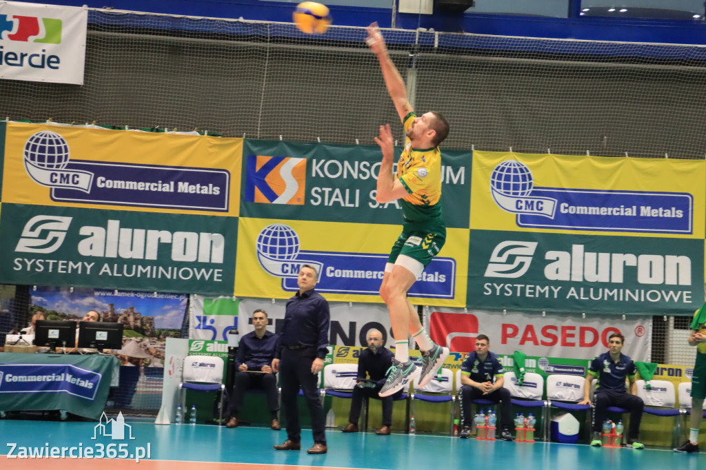  Aluron CMC Warta Zawiercie uległa we własnej hali Grupie Azoty ZAKSA w trzech setach.