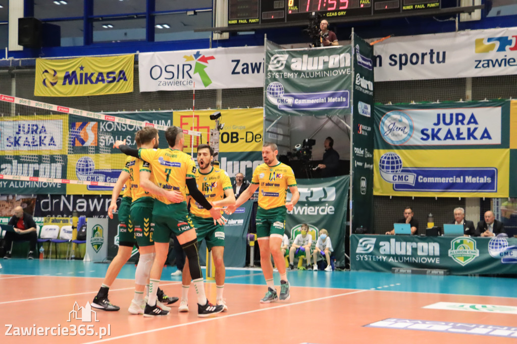  Aluron CMC Warta Zawiercie uległa we własnej hali Grupie Azoty ZAKSA w trzech setach.