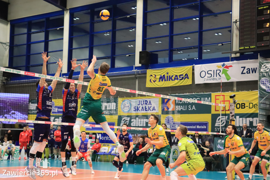  Aluron CMC Warta Zawiercie uległa we własnej hali Grupie Azoty ZAKSA w trzech setach.