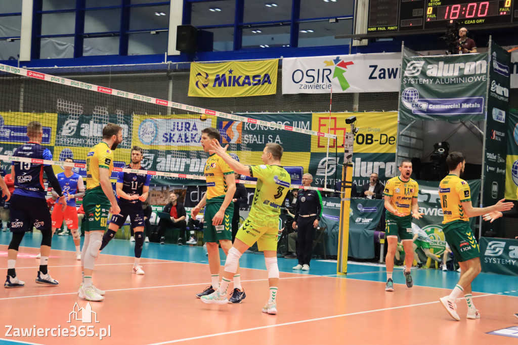  Aluron CMC Warta Zawiercie uległa we własnej hali Grupie Azoty ZAKSA w trzech setach.