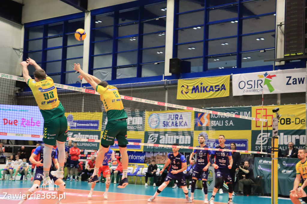  Aluron CMC Warta Zawiercie uległa we własnej hali Grupie Azoty ZAKSA w trzech setach.