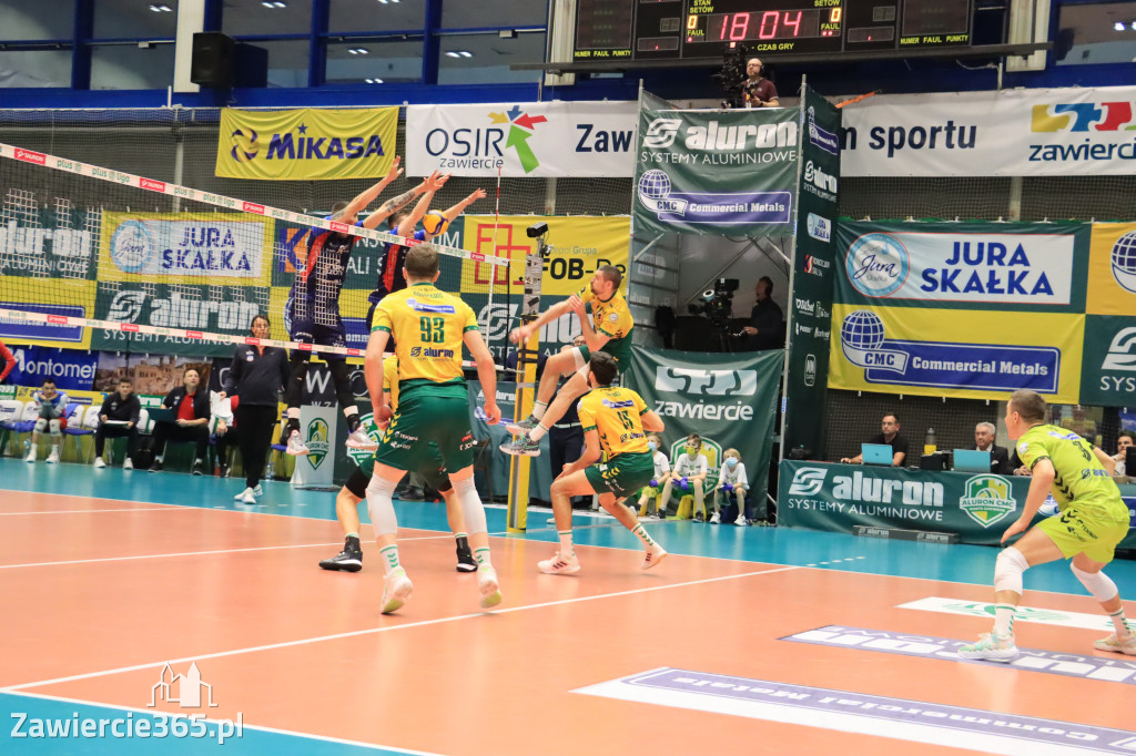  Aluron CMC Warta Zawiercie uległa we własnej hali Grupie Azoty ZAKSA w trzech setach.