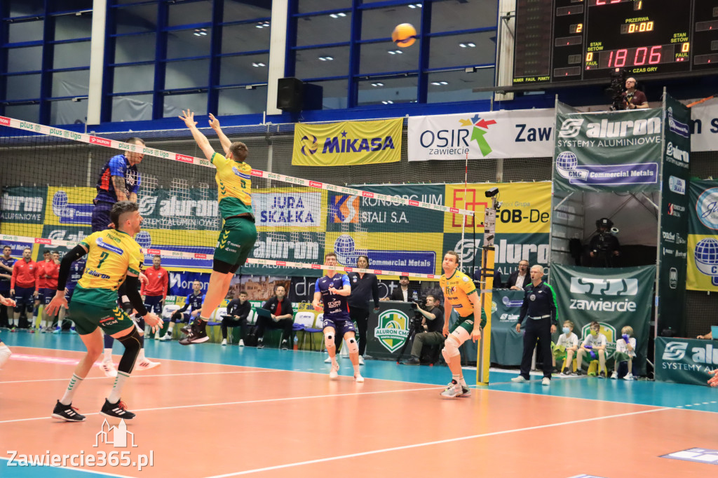  Aluron CMC Warta Zawiercie uległa we własnej hali Grupie Azoty ZAKSA w trzech setach.