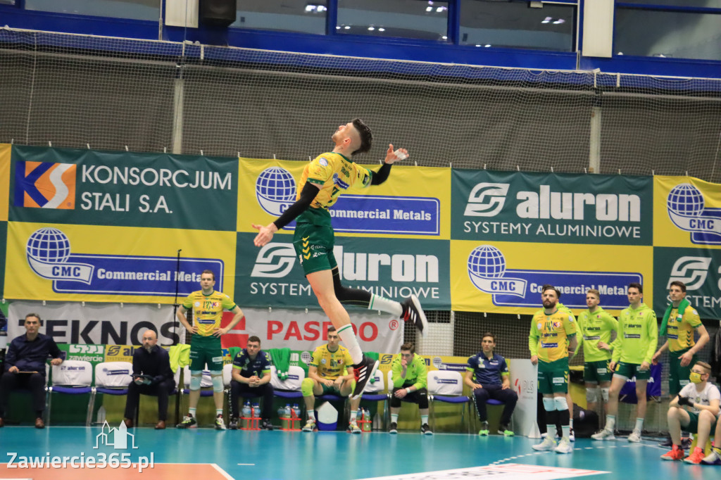  Aluron CMC Warta Zawiercie uległa we własnej hali Grupie Azoty ZAKSA w trzech setach.