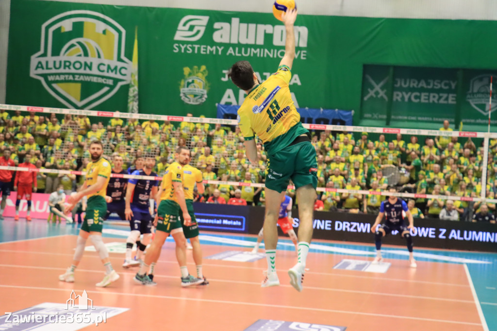  Aluron CMC Warta Zawiercie uległa we własnej hali Grupie Azoty ZAKSA w trzech setach.