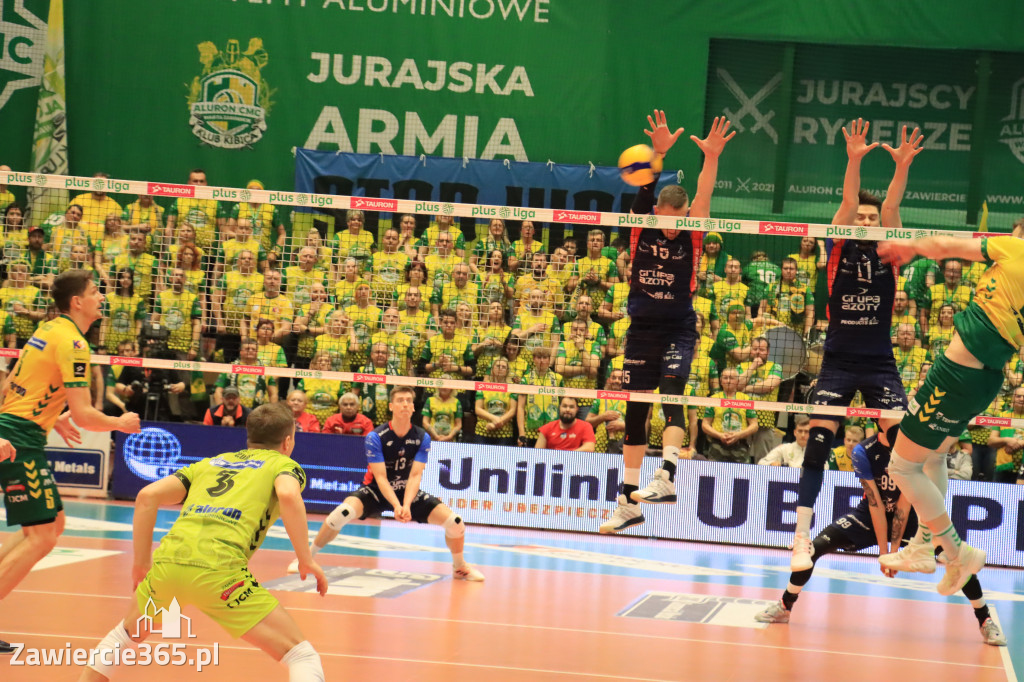  Aluron CMC Warta Zawiercie uległa we własnej hali Grupie Azoty ZAKSA w trzech setach.