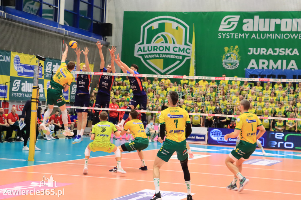  Aluron CMC Warta Zawiercie uległa we własnej hali Grupie Azoty ZAKSA w trzech setach.