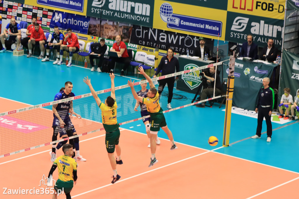  Aluron CMC Warta Zawiercie uległa we własnej hali Grupie Azoty ZAKSA w trzech setach.