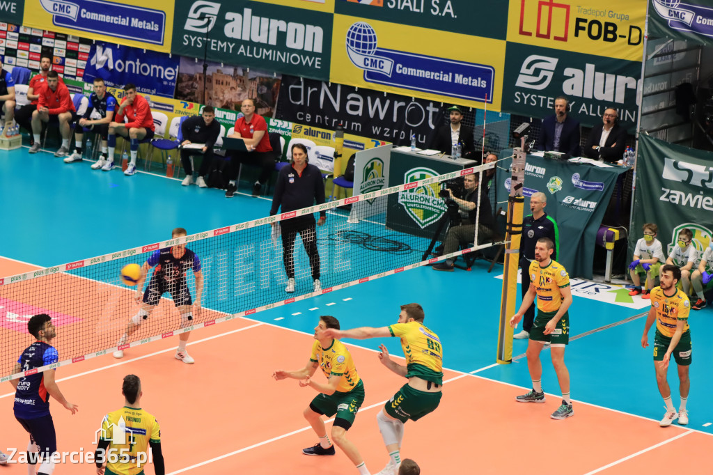  Aluron CMC Warta Zawiercie uległa we własnej hali Grupie Azoty ZAKSA w trzech setach.