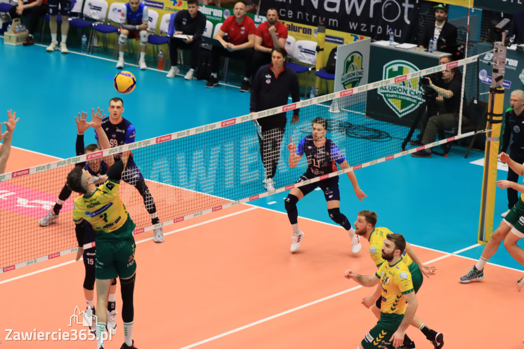  Aluron CMC Warta Zawiercie uległa we własnej hali Grupie Azoty ZAKSA w trzech setach.