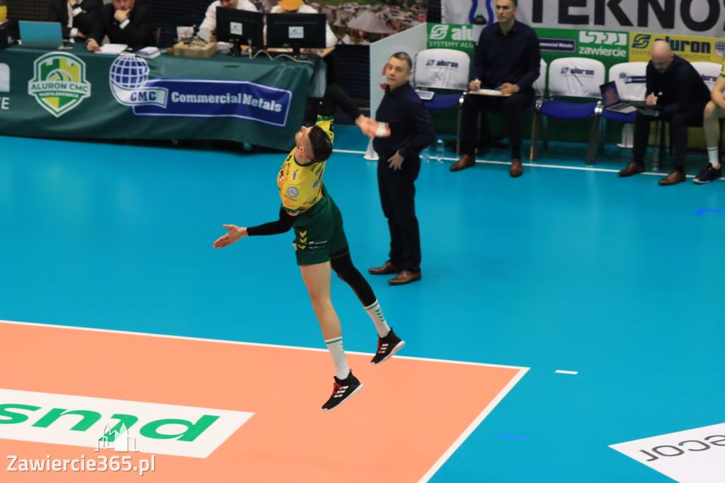  Aluron CMC Warta Zawiercie uległa we własnej hali Grupie Azoty ZAKSA w trzech setach.