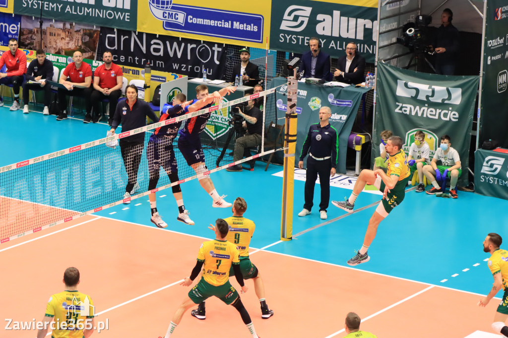  Aluron CMC Warta Zawiercie uległa we własnej hali Grupie Azoty ZAKSA w trzech setach.