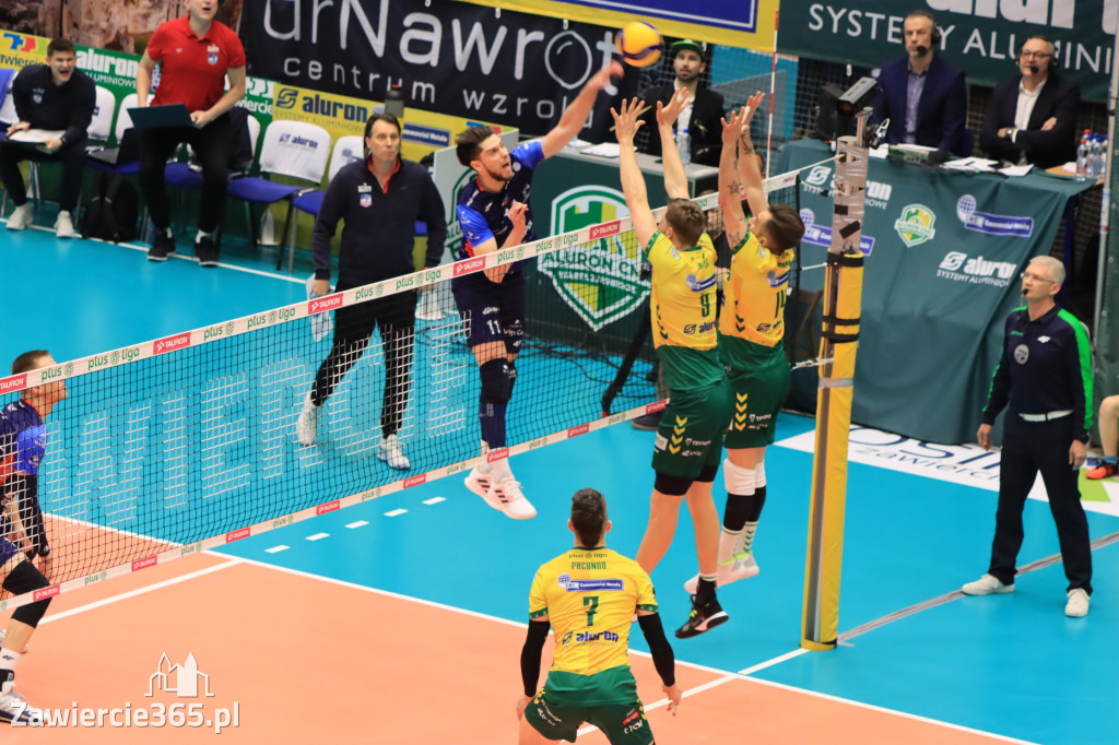  Aluron CMC Warta Zawiercie uległa we własnej hali Grupie Azoty ZAKSA w trzech setach.