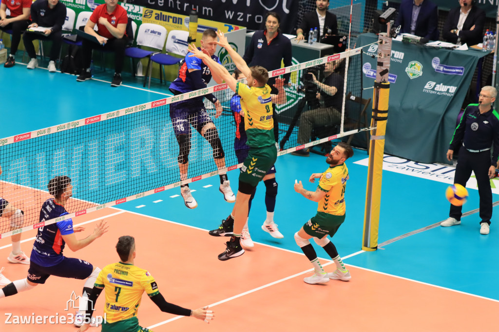  Aluron CMC Warta Zawiercie uległa we własnej hali Grupie Azoty ZAKSA w trzech setach.