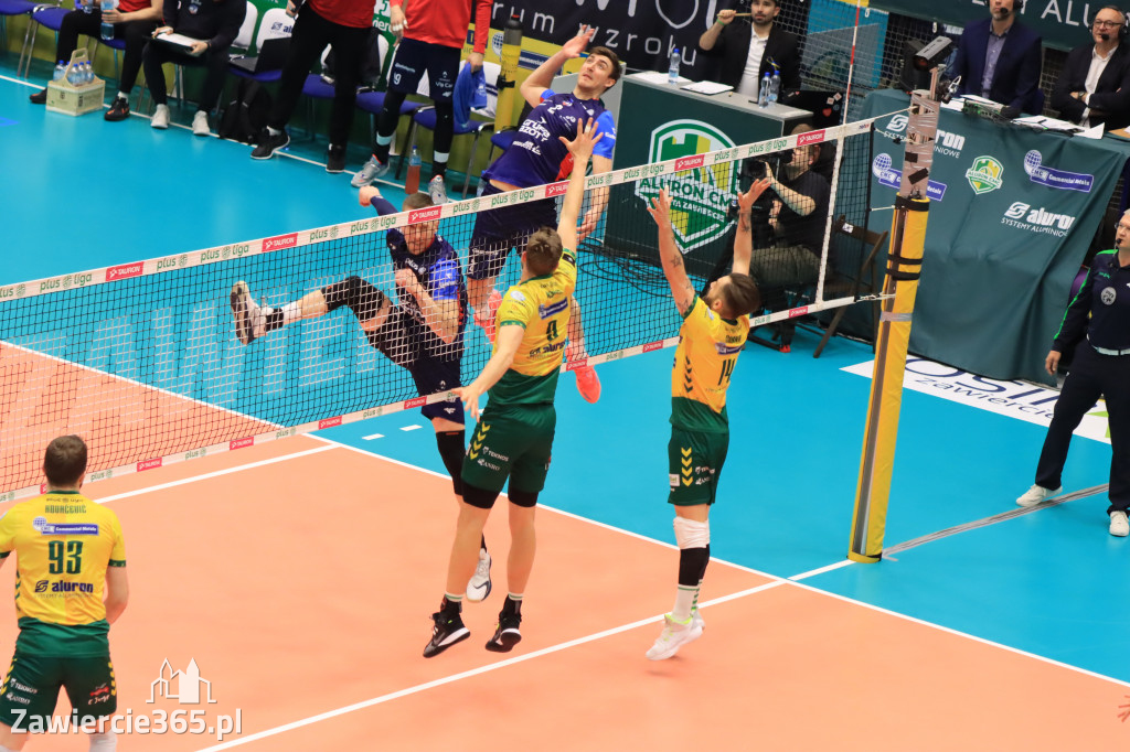  Aluron CMC Warta Zawiercie uległa we własnej hali Grupie Azoty ZAKSA w trzech setach.
