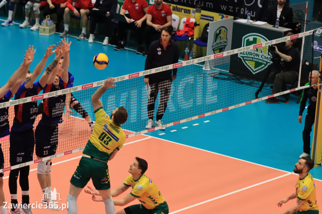  Aluron CMC Warta Zawiercie uległa we własnej hali Grupie Azoty ZAKSA w trzech setach.