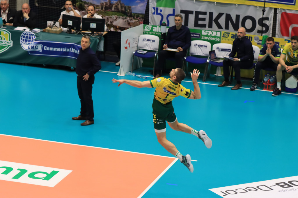  Aluron CMC Warta Zawiercie uległa we własnej hali Grupie Azoty ZAKSA w trzech setach.