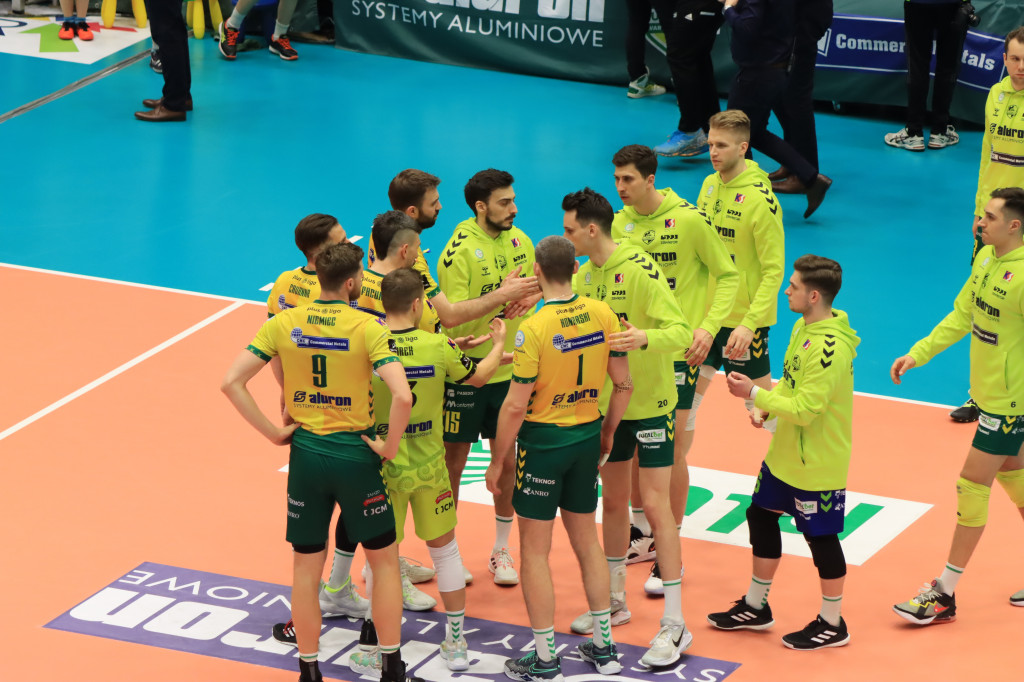  Aluron CMC Warta Zawiercie uległa we własnej hali Grupie Azoty ZAKSA w trzech setach.