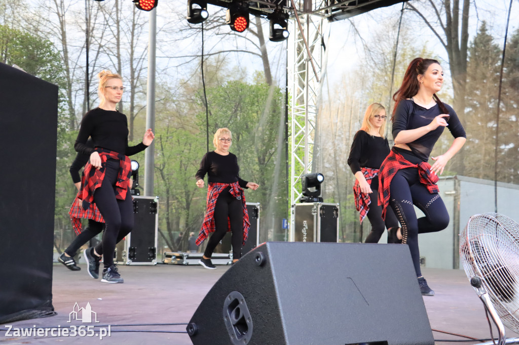 Zawierciańska Majówka 2022  Festiwal Kolorów z Koloversi, Łobuzy, Borys LBD