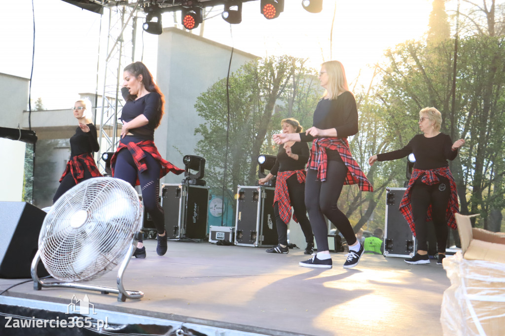Zawierciańska Majówka 2022  Festiwal Kolorów z Koloversi, Łobuzy, Borys LBD