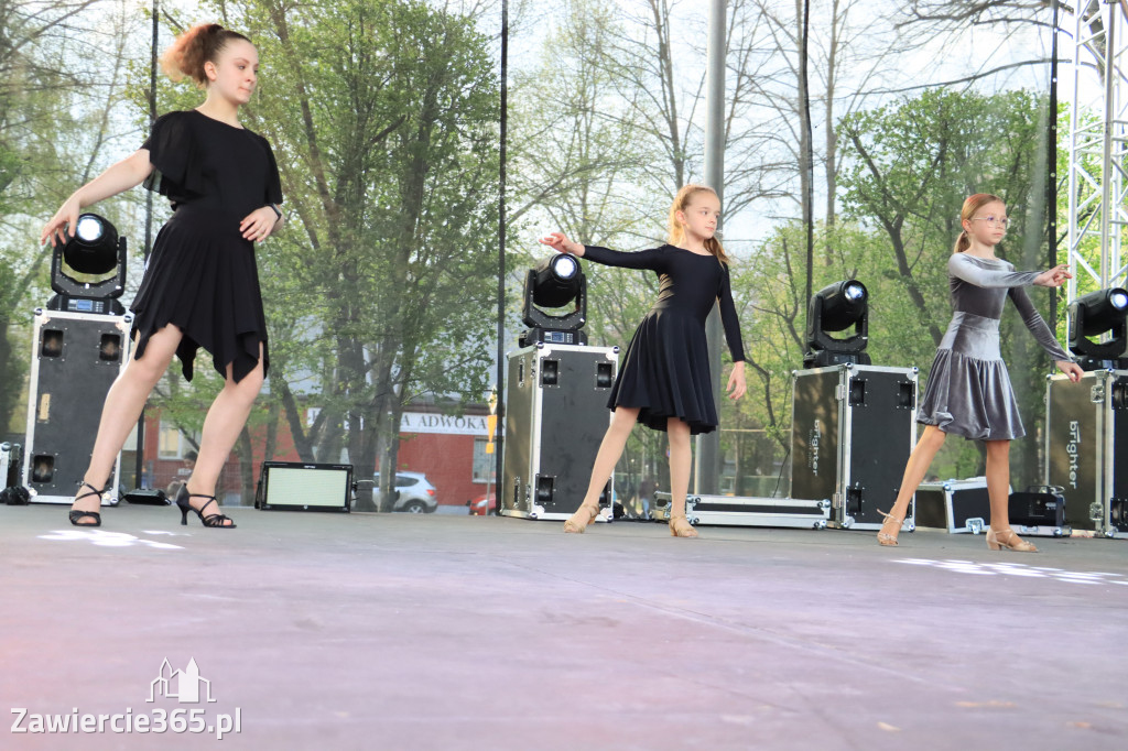 Zawierciańska Majówka 2022  Festiwal Kolorów z Koloversi, Łobuzy, Borys LBD