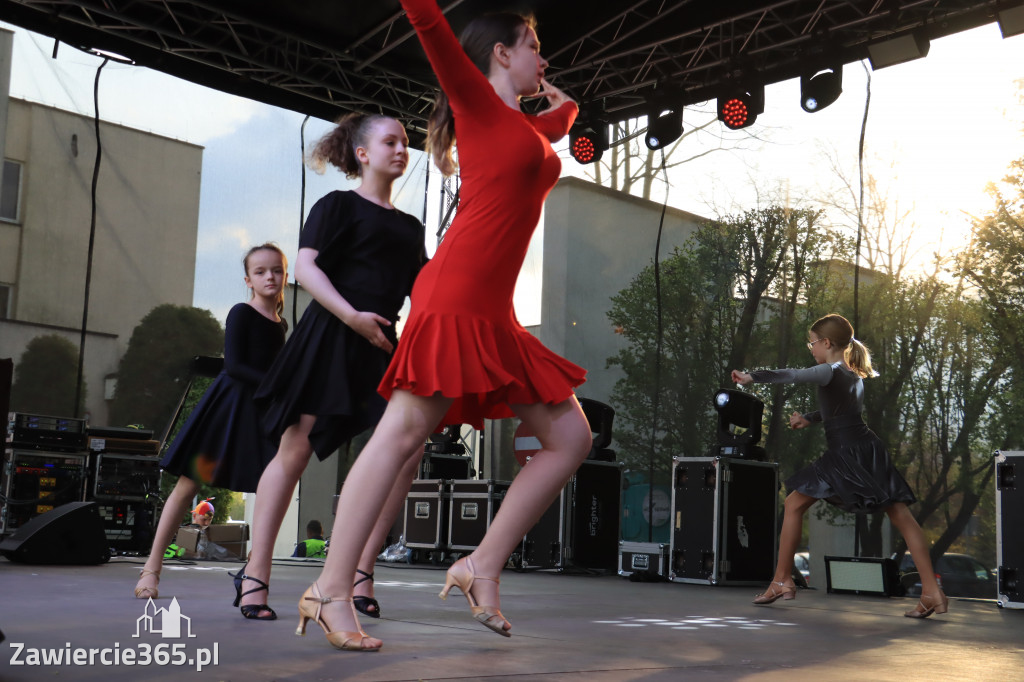 Zawierciańska Majówka 2022  Festiwal Kolorów z Koloversi, Łobuzy, Borys LBD