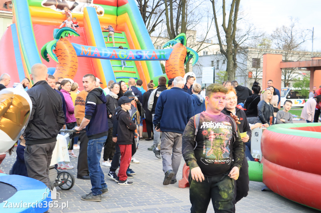 Zawierciańska Majówka 2022  Festiwal Kolorów z Koloversi, Łobuzy, Borys LBD