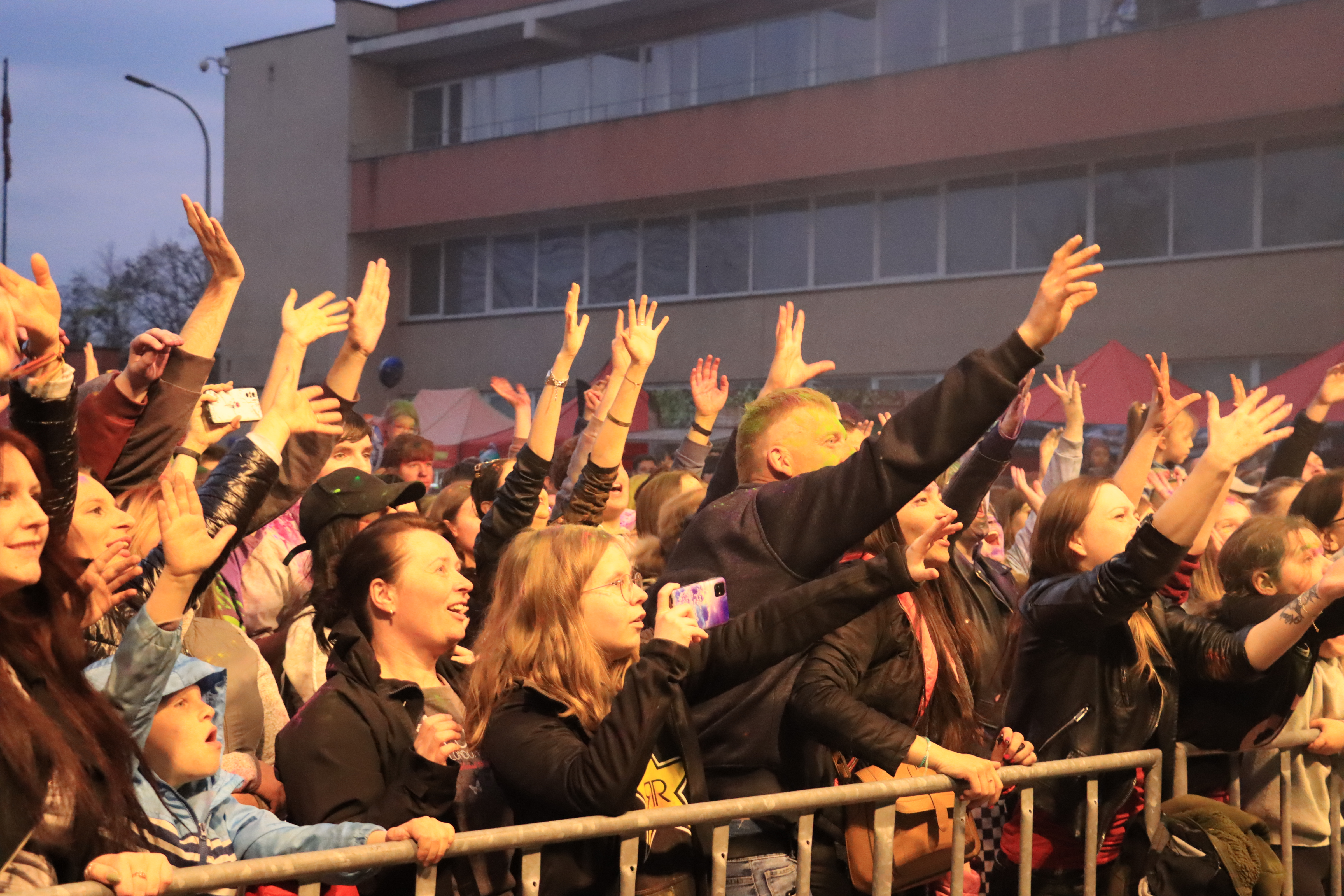 Zawierciańska Majówka 2022  Festiwal Kolorów z Koloversi, Łobuzy, Borys LBD