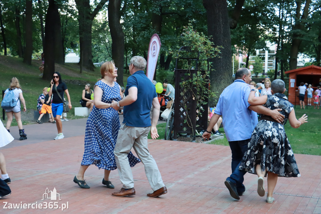 Słodkie Swing Party w Parku Miejskim w Zawierciu