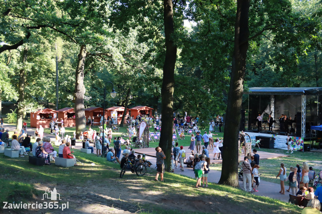 Słodkie Swing Party w Parku Miejskim w Zawierciu