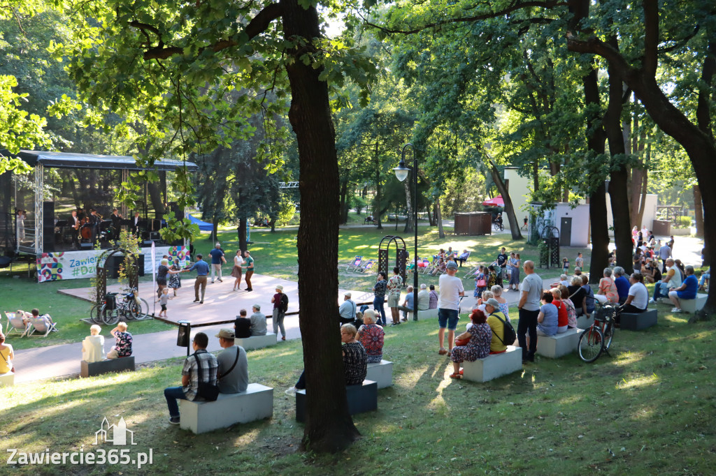 Słodkie Swing Party w Parku Miejskim w Zawierciu